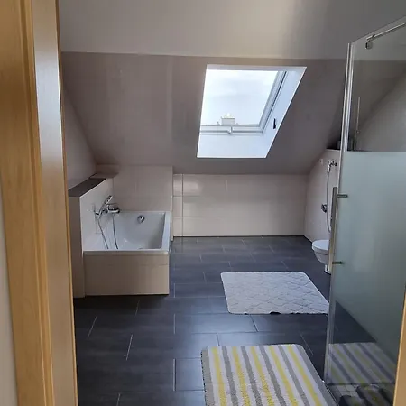 Wunderschoene Und Helle Apartment Buettelborn