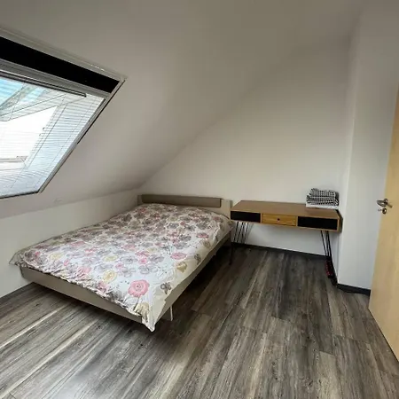 Wunderschoene Und Helle Apartment