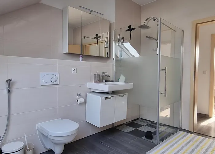 Wunderschoene Und Helle *